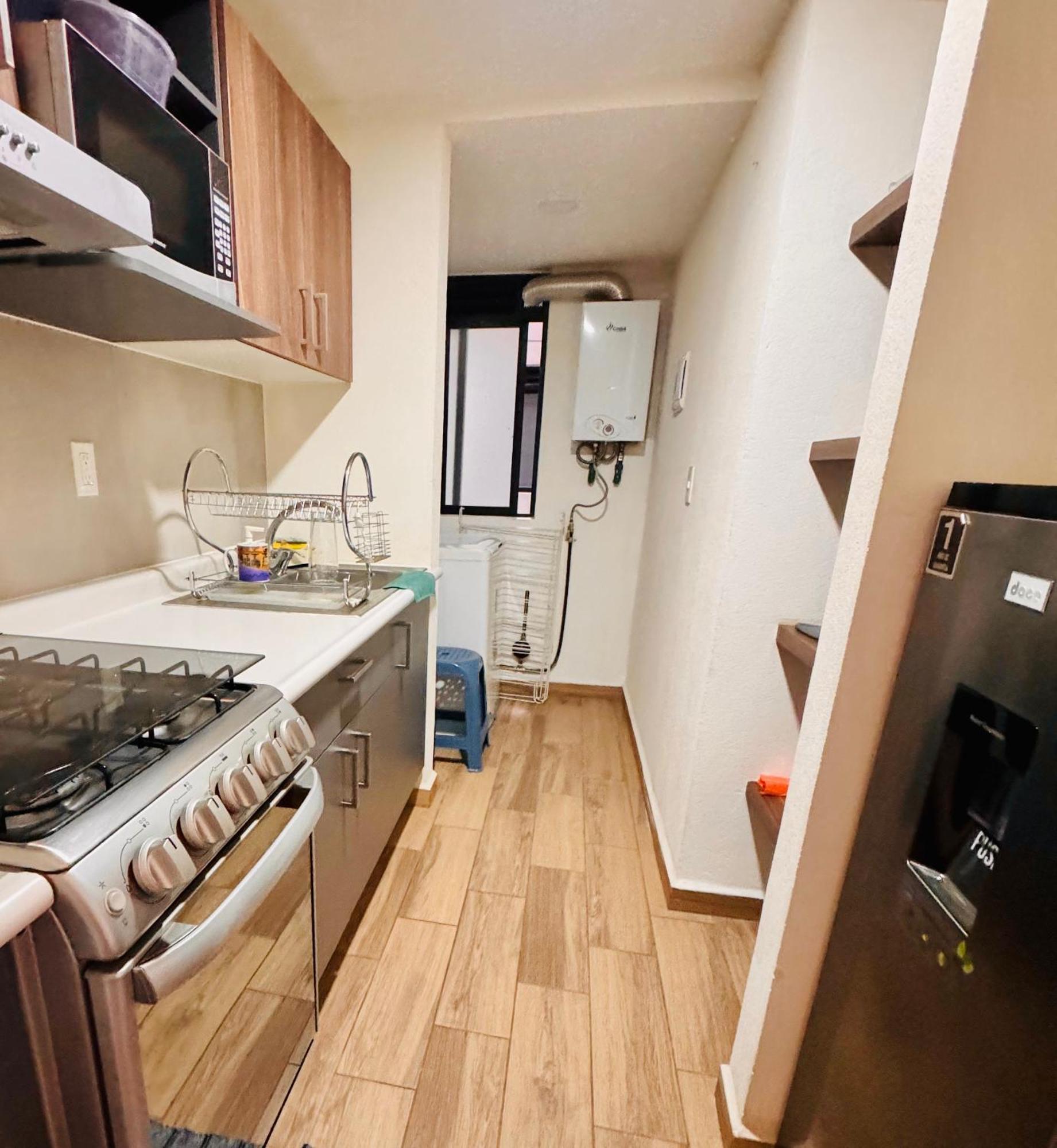Cozy 2 Bedrooms 18 Min Away From The Airport Apartment